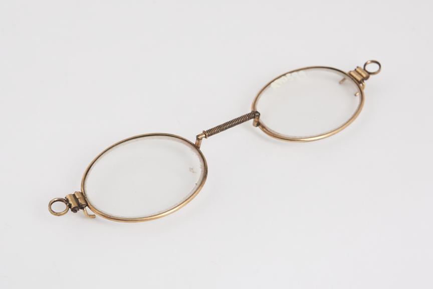 Pince nez(?) spectacles, gilt metal frames, spring bridge