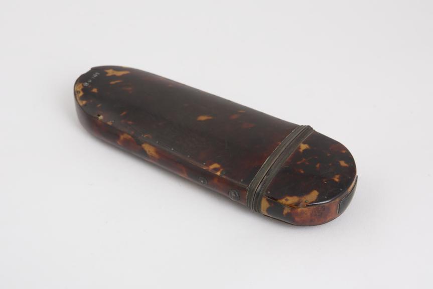 Hinged cap spectacle case, silver and tortoise-shell, English