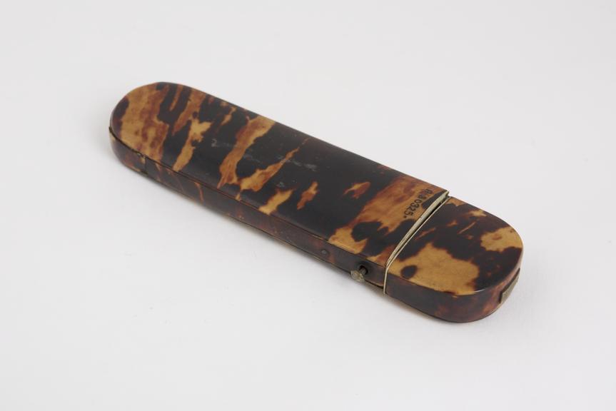 Hinged cap spectacle case, silver and tortoiseshell, English