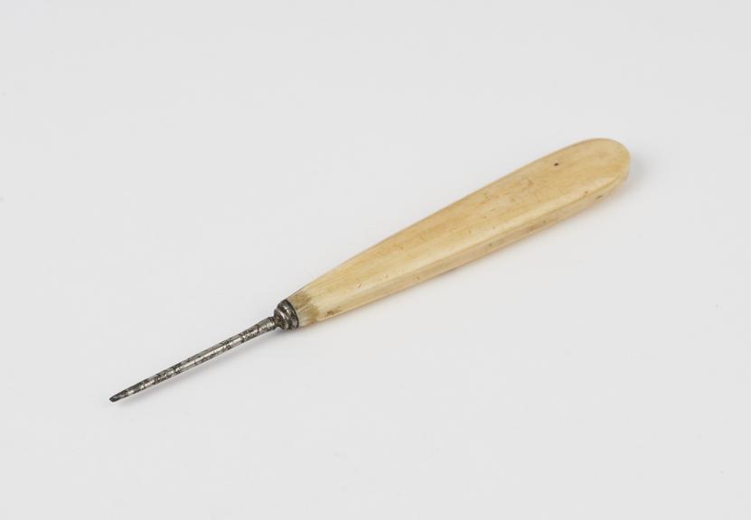 Ophthalmic gouge, steel and ivory, 19th century