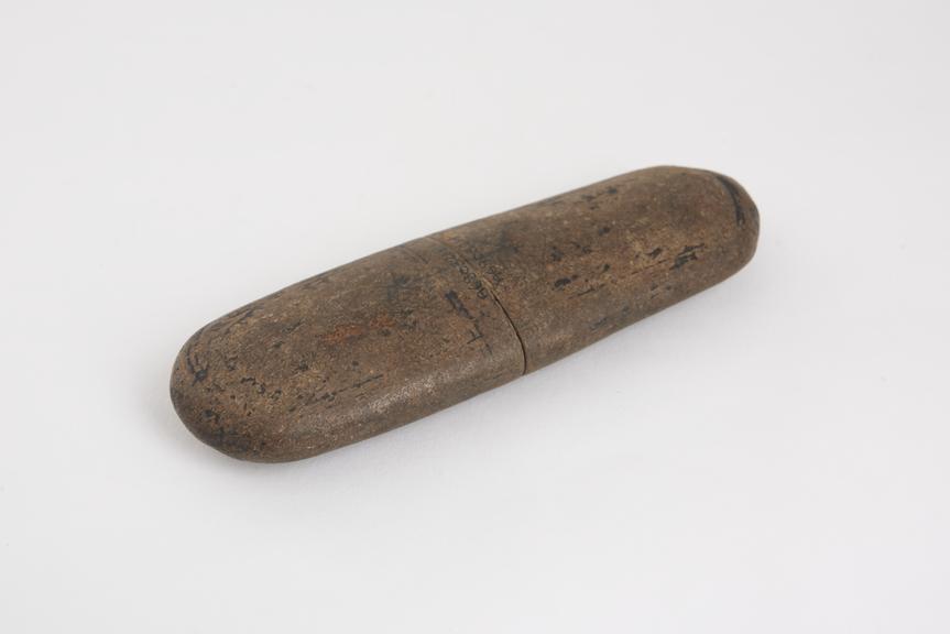 Pull-off spectacle case, brown leather, English, 1701-1850