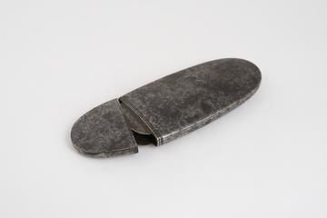 Hinged cap spectacle case