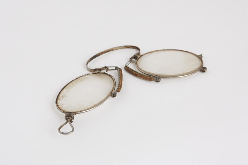 Spectacles, pince nez, folding, steel wire, English, 1800-1900