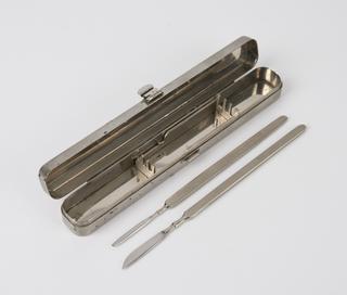 Scalpels with metal handle