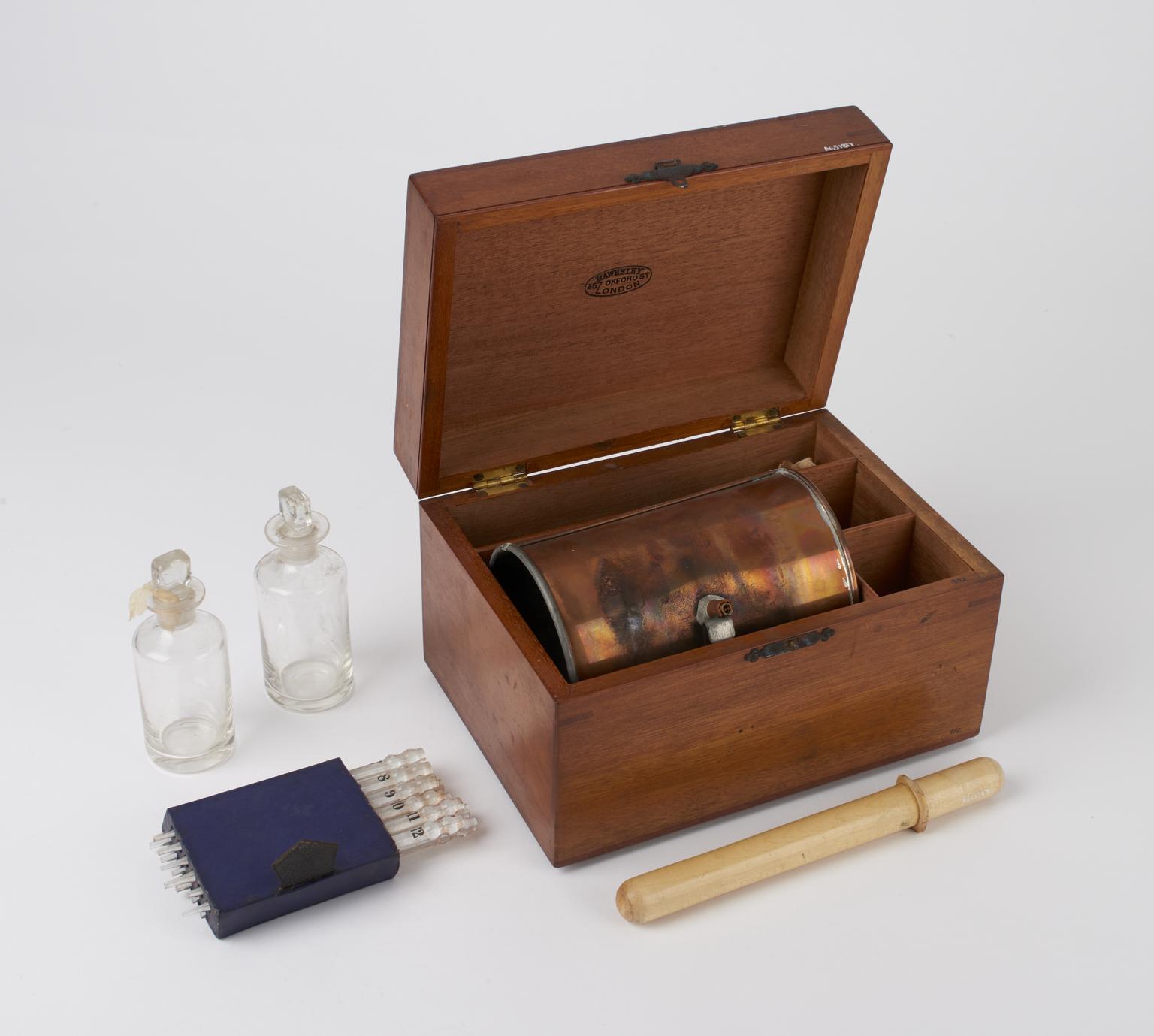 Ophthalmic instrument set | Science Museum Group Collection