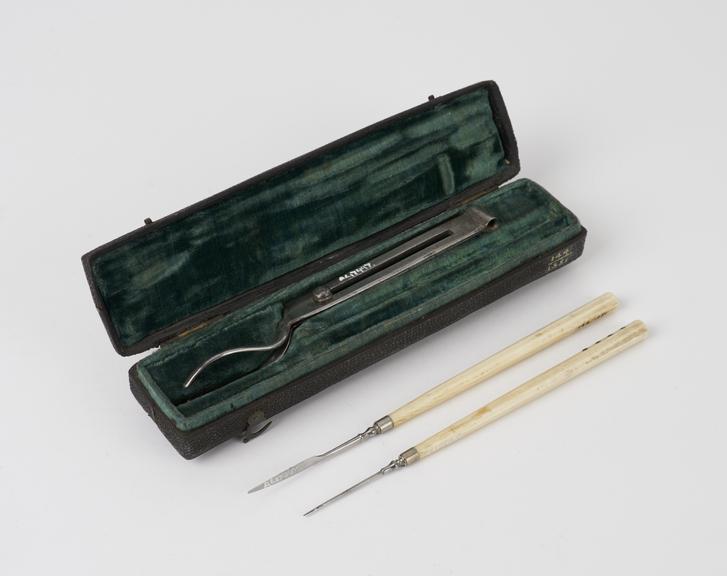 Ophthalmic instrument set, cased, possibly English