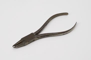 Pair of round nose pliers used in the manufacture