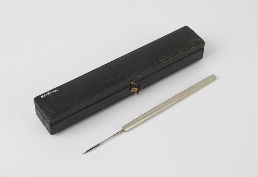 Canaliculus knife, cased, by Down Bros