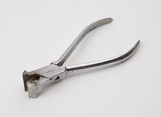 Vice with pincer movement