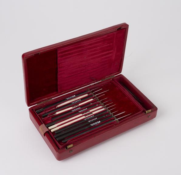 Ophthalmic instrument set, cased, probably English, 19th century