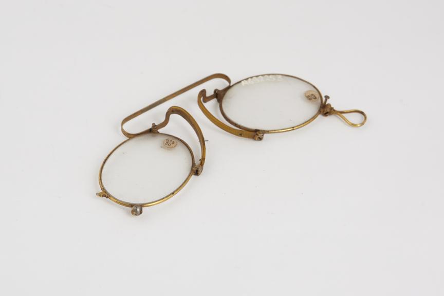 Spectacles, pince nez, folding, gilt metal, English, 1801-1900