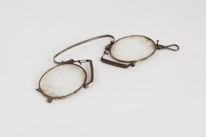 Spectacles, pince nez, folding, steel wire, English, 1780-1880