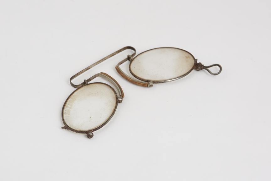 Spectacles, pince nez, folding, steel wire, English, 1840-1920