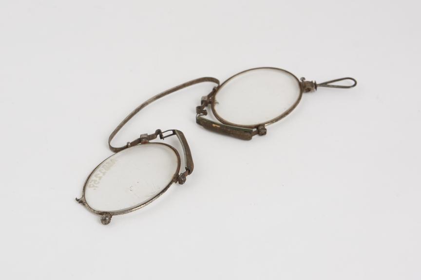 Spectacles, pince nez, folding, steel wire, English, 1790-1870