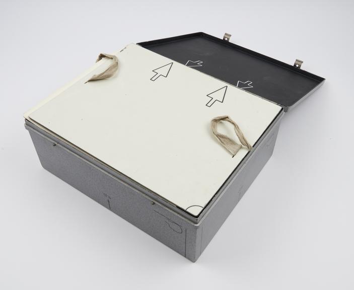 Box for simultaneous multisection radiography