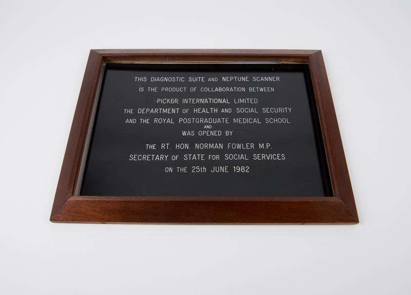 Commemorative plaque for the opening of the diagnostic suite