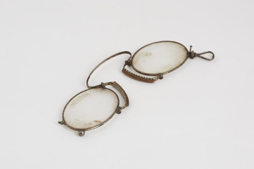 Spectacles, pince nez, folding, steel wire, English, 1800-1910