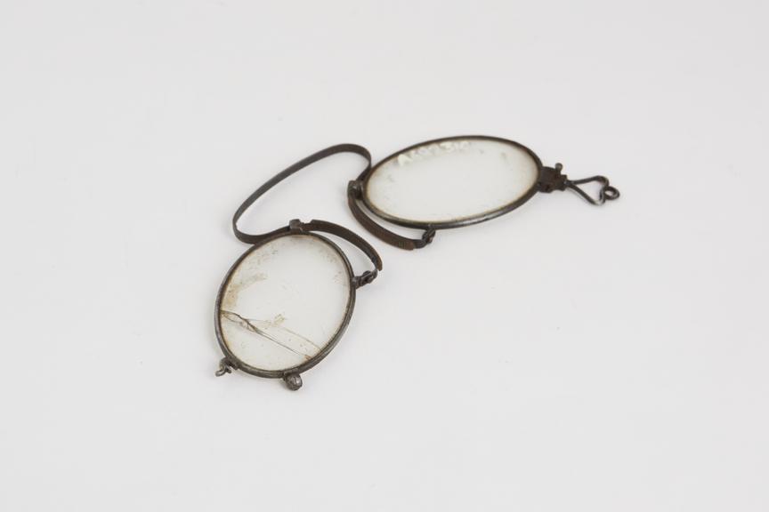 Spectacles, pince nez, folding, steel wire, English, 1800-1910