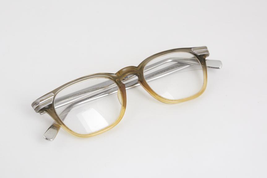 Pair of plastic framed spectacles, design name Artcraft by Alun