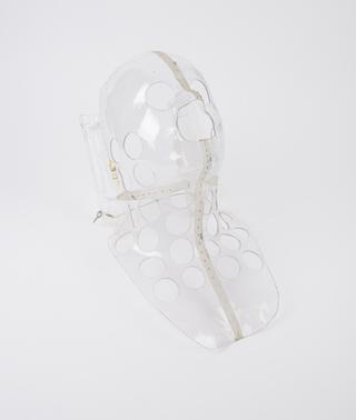 Face mould for administering radiotherapy