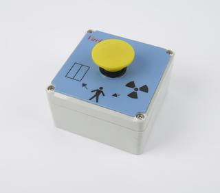 ‘Last man out’ switch for Varisource 200 brachytherapy ‘afterloader’ system