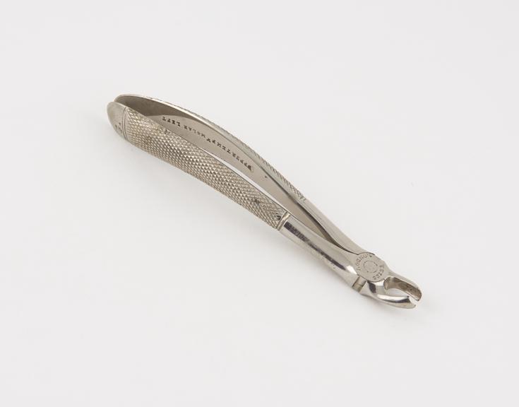 Dental forceps, no.12, for duldrums, left upper molars