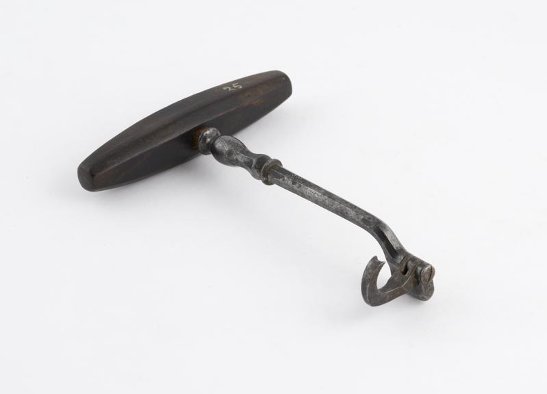 Dental key, single bend, steel with non-original wooden handle