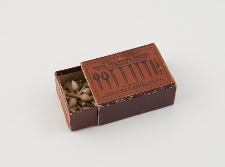 Box of wooden polishing points, assorted, by the S.S