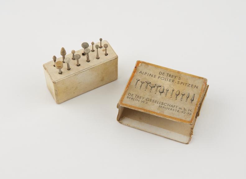 Box of finishing points, used, by de Trey, Germany, 1925-1940