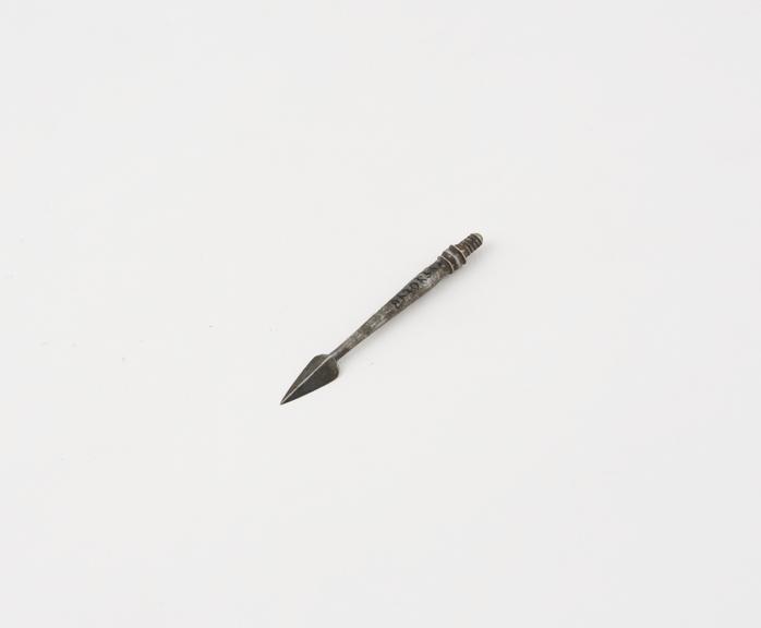 Dental descaler head, for threaded socket handle