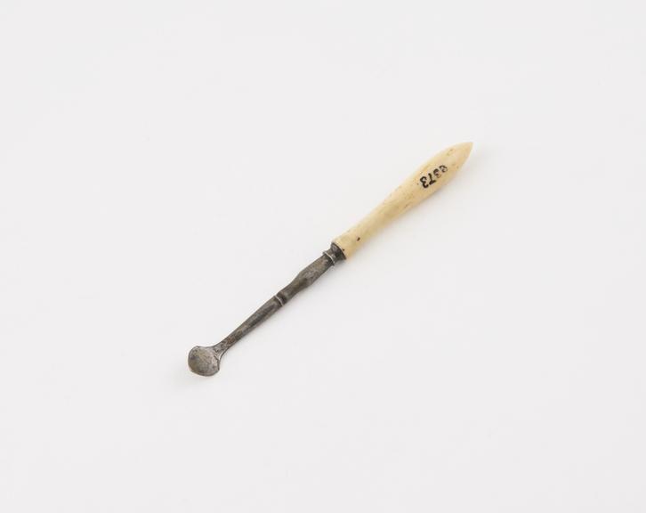 Dental scaler, steel with ivory handle, Europe, 1801-1860