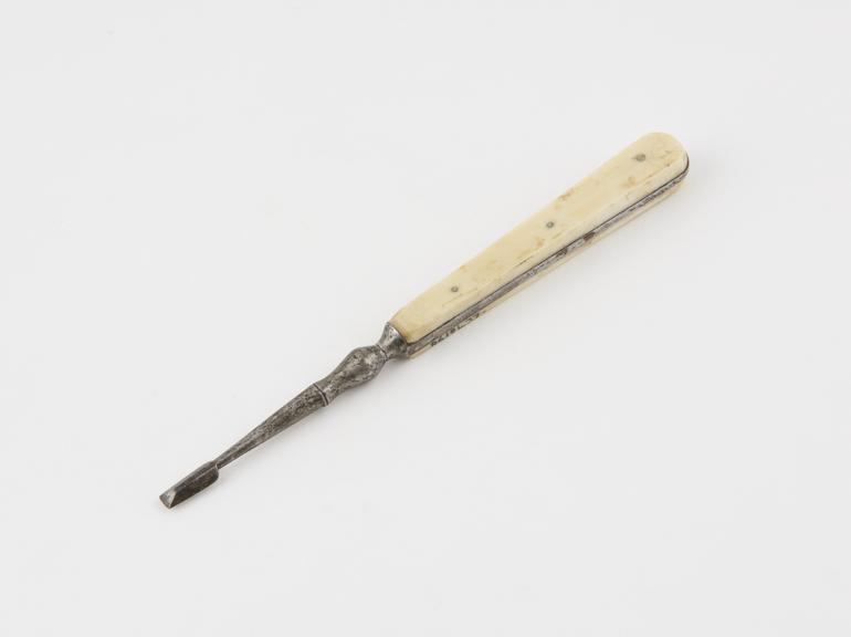 Dental descaler, steel with rivetted ivory handle, English