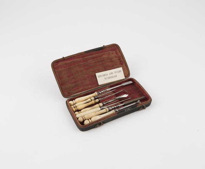 Dental instrument set