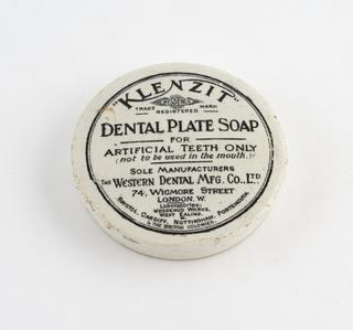 Ceramic pot lid for "Klenzit" denture plate soap