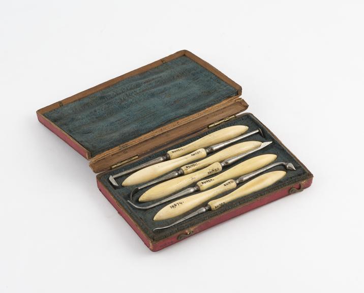 Dental instrument set