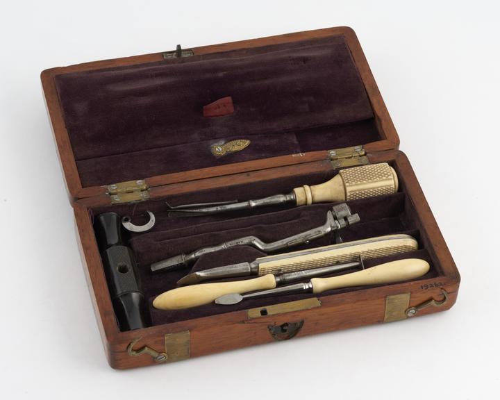 Dental instrument set