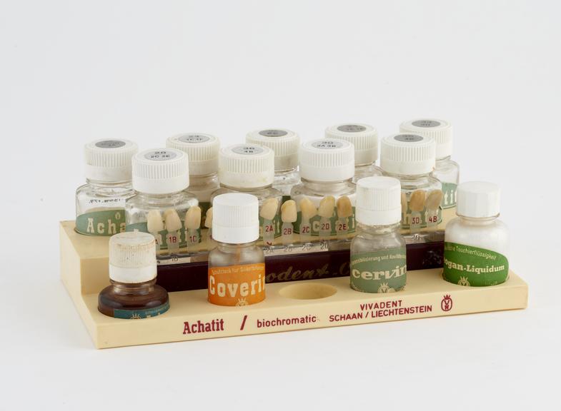 Set of achatit' silicate filling materials, in bottles