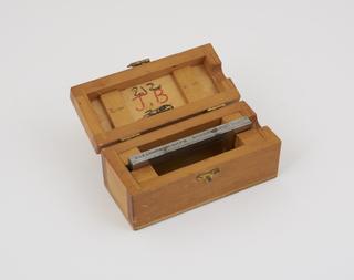 Blade in fitted box