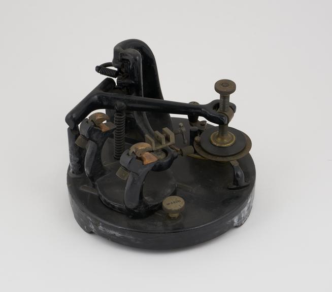 Automatic rocking microtome, English, 1928-1932