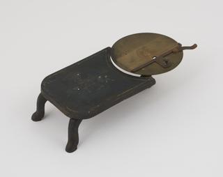 Revolving table for ringing coverslips on slides