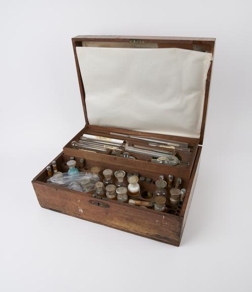 Weiss chemical pathology set, with manual, 1910