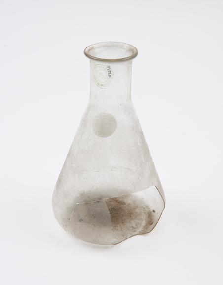 Clear Pyrex' glass conical flask, machine moulded, English