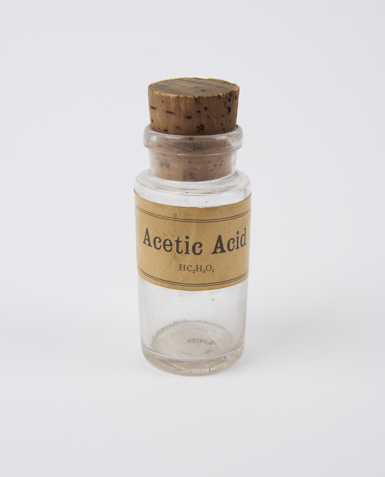 Clear glass shop round for acetic acid | Science Museum Group Collection