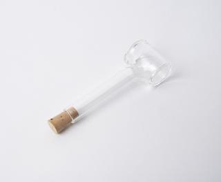 Quartz cell, part of Hilger-Nutting Spectrophotometer, used by R.A. Morton, 1927