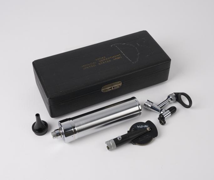 Welch-Allyn ophthalmoscope set, cased