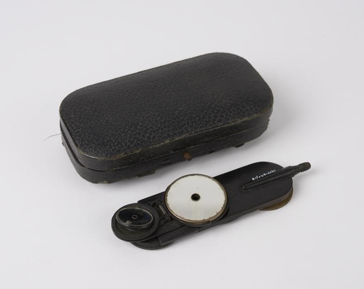 Marple Morton ophthalmoscope (top part only) in velvet-lined