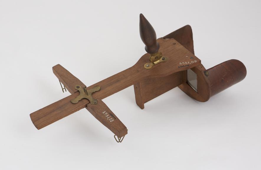 Wooden stereoscope