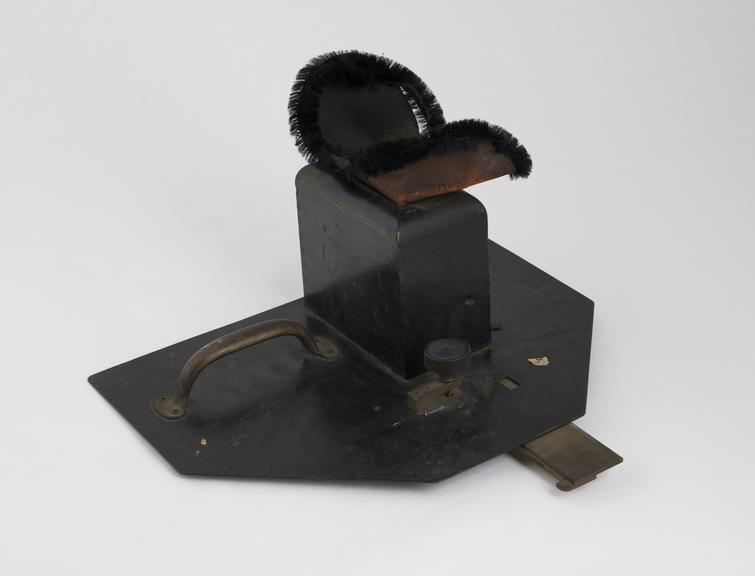 Unidentified optical instrument; registered as stereoscope