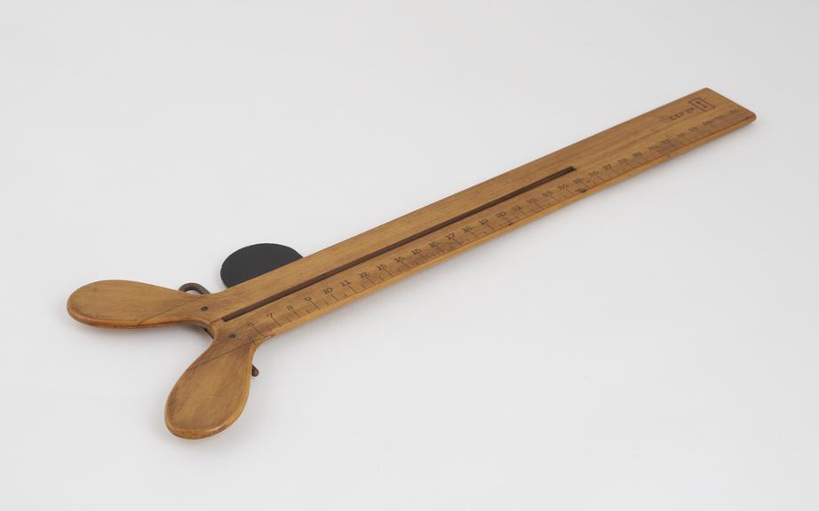 Livingstone binocular vision gauge, by Curry and Paxton Ltd