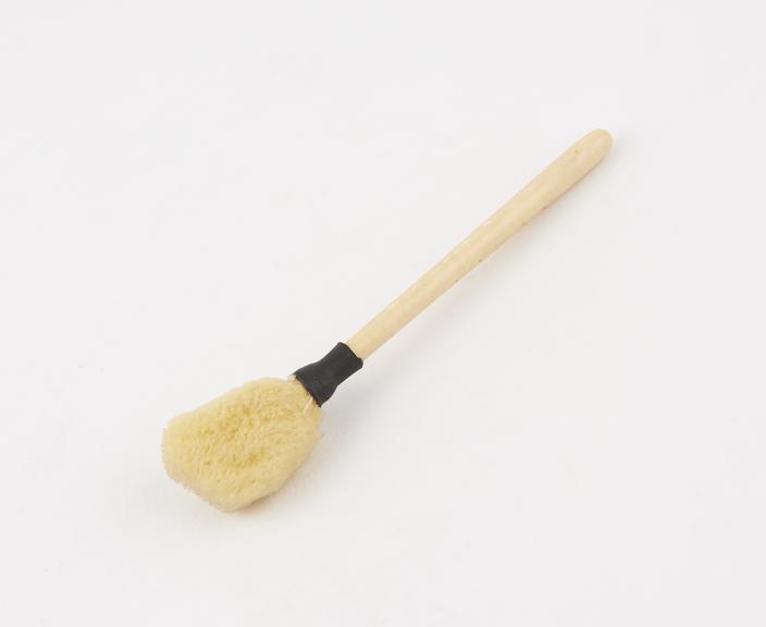 Tooth sponge, bone handle, 1865-1900